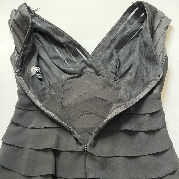 Adrianna Papell Black Sleeveless Layered Tier Double V-Neck Sheath Dress Sz 4P - Picture 9 of 9